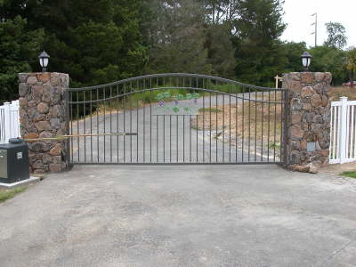 Arched Top Rail With Inset Design